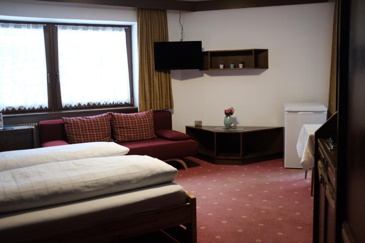 Hotel Garni Trojer Campo Tures Esterno foto
